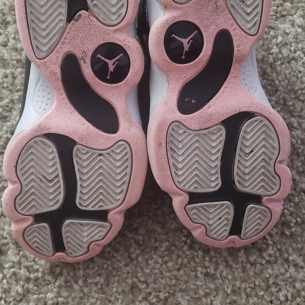 Gym shoes
